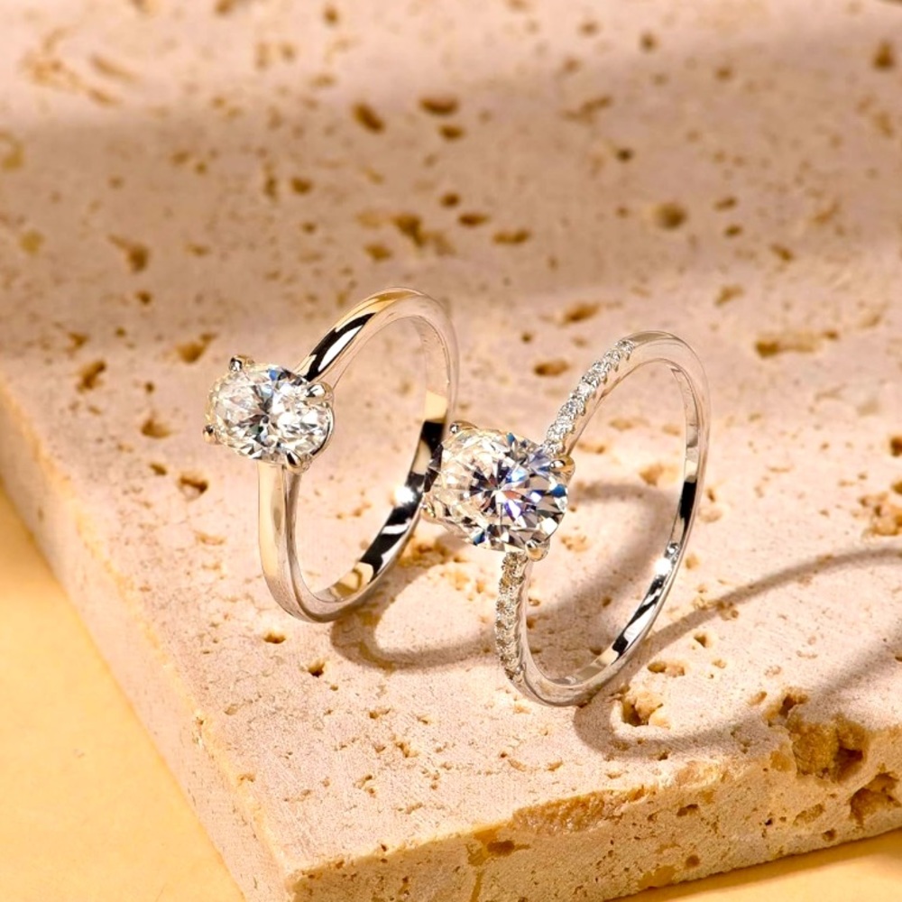 Solitaire Moissanite💍 1 Carat Halo Oval Cut Wedding Engagement Promise R… - Picture 6 of 11
